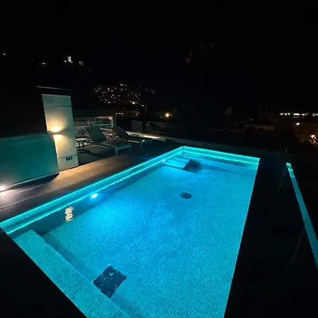 Penthouse With Private Pool 50m From The *