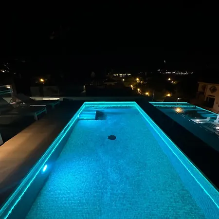 Penthouse With Private Pool 50m From The