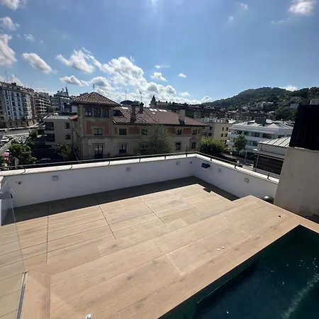 Appartamento Penthouse With Private Pool 50m From The